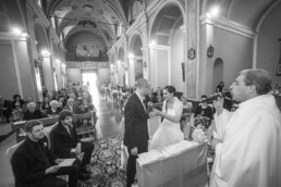 Matrimonio, sposi, marito e moglie, bomboniere, cerimonia, ricevimento, abito, confettata, anelli, promesse, bouquet, taglio torta, brindisi, damigelle, invitati, bacio, ballo, festa nuziale, wedding