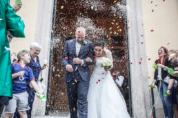 Matrimonio, sposi, marito e moglie, bomboniere, cerimonia, ricevimento, abito, confettata, anelli, promesse, bouquet, taglio torta, brindisi, damigelle, invitati, bacio, ballo, festa nuziale, wedding