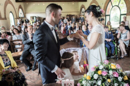 Matrimonio, sposi, marito e moglie, bomboniere, cerimonia, ricevimento, abito, confettata, anelli, promesse, bouquet, taglio torta, brindisi, damigelle, invitati, bacio, ballo, festa nuziale, wedding