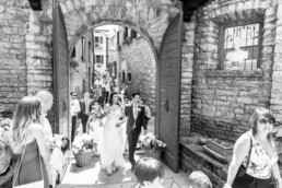 Matrimonio, sposi, marito e moglie, bomboniere, cerimonia, ricevimento, abito, confettata, anelli, promesse, bouquet, taglio torta, brindisi, damigelle, invitati, bacio, ballo, festa nuziale, wedding