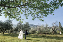 Matrimonio, sposi, marito e moglie, bomboniere, cerimonia, ricevimento, abito, confettata, anelli, promesse, bouquet, taglio torta, brindisi, damigelle, invitati, bacio, ballo, festa nuziale, wedding