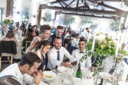 Matrimonio, sposi, marito e moglie, bomboniere, cerimonia, ricevimento, abito, confettata, anelli, promesse, bouquet, taglio torta, brindisi, damigelle, invitati, bacio, ballo, festa nuziale, wedding