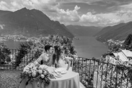 Matrimonio, sposi, marito e moglie, bomboniere, cerimonia, ricevimento, abito, confettata, anelli, promesse, bouquet, taglio torta, brindisi, damigelle, invitati, bacio, ballo, festa nuziale, wedding