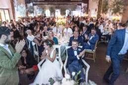 Matrimonio, sposi, marito e moglie, bomboniere, cerimonia, ricevimento, abito, confettata, anelli, promesse, bouquet, taglio torta, brindisi, damigelle, invitati, bacio, ballo, festa nuziale, wedding