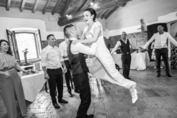 Matrimonio, sposi, marito e moglie, bomboniere, cerimonia, ricevimento, abito, confettata, anelli, promesse, bouquet, taglio torta, brindisi, damigelle, invitati, bacio, ballo, festa nuziale, wedding