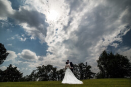 Matrimonio, sposi, marito e moglie, bomboniere, cerimonia, ricevimento, abito, confettata, anelli, promesse, bouquet, taglio torta, brindisi, damigelle, invitati, bacio, ballo, festa nuziale, wedding