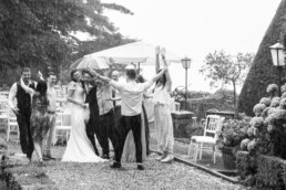 Matrimonio, sposi, marito e moglie, bomboniere, cerimonia, ricevimento, abito, confettata, anelli, promesse, bouquet, taglio torta, brindisi, damigelle, invitati, bacio, ballo, festa nuziale, wedding