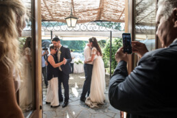 Matrimonio, sposi, marito e moglie, bomboniere, cerimonia, ricevimento, abito, confettata, anelli, promesse, bouquet, taglio torta, brindisi, damigelle, invitati, bacio, ballo, festa nuziale, wedding