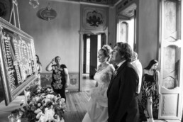 Matrimonio, sposi, marito e moglie, bomboniere, cerimonia, ricevimento, abito, confettata, anelli, promesse, bouquet, taglio torta, brindisi, damigelle, invitati, bacio, ballo, festa nuziale, fotografo, wedding