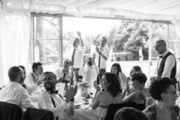 Matrimonio, sposi, marito e moglie, bomboniere, cerimonia, ricevimento, abito, confettata, anelli, promesse, bouquet, taglio torta, brindisi, damigelle, invitati, bacio, ballo, festa nuziale, fotografo, wedding