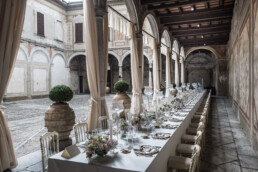 Matrimonio, sposi, marito e moglie, bomboniere, cerimonia, ricevimento, abito, confettata, anelli, promesse, bouquet, taglio torta, brindisi, damigelle, invitati, bacio, ballo, festa nuziale, fotografo, wedding