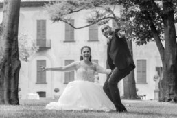 Matrimonio, sposi, marito e moglie, bomboniere, cerimonia, ricevimento, abito, confettata, anelli, promesse, bouquet, taglio torta, brindisi, damigelle, invitati, bacio, ballo, festa nuziale, fotografo, wedding