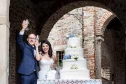 Matrimonio, sposi, marito e moglie, bomboniere, cerimonia, ricevimento, abito, confettata, anelli, promesse, bouquet, taglio torta, brindisi, damigelle, invitati, bacio, ballo, festa nuziale, fotografo, wedding