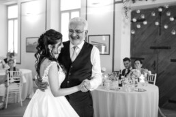 Matrimonio, sposi, marito e moglie, bomboniere, cerimonia, ricevimento, abito, confettata, anelli, promesse, bouquet, taglio torta, brindisi, damigelle, invitati, bacio, ballo, festa nuziale, fotografo, wedding