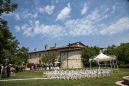 Matrimonio, sposi, marito e moglie, bomboniere, cerimonia, ricevimento, abito, confettata, anelli, promesse, bouquet, taglio torta, brindisi, damigelle, invitati, bacio, ballo, festa nuziale, fotografo, wedding