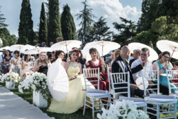 Matrimonio, sposi, marito e moglie, bomboniere, cerimonia, ricevimento, abito, confettata, anelli, promesse, bouquet, taglio torta, brindisi, damigelle, invitati, bacio, ballo, festa nuziale, fotografo, wedding