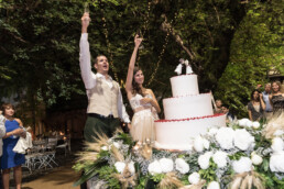 Matrimonio, sposi, marito e moglie, bomboniere, cerimonia, ricevimento, abito, confettata, anelli, promesse, bouquet, taglio torta, brindisi, damigelle, invitati, bacio, ballo, festa nuziale, wedding