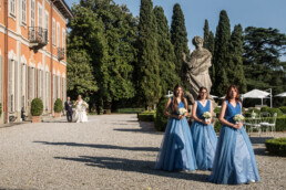 Matrimonio, sposi, marito e moglie, bomboniere, cerimonia, ricevimento, abito, confettata, anelli, promesse, bouquet, taglio torta, brindisi, damigelle, invitati, bacio, ballo, festa nuziale, fotografo, wedding