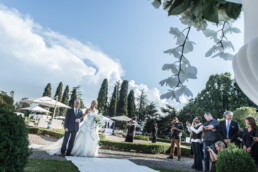 Matrimonio, sposi, marito e moglie, bomboniere, cerimonia, ricevimento, abito, confettata, anelli, promesse, bouquet, taglio torta, brindisi, damigelle, invitati, bacio, ballo, festa nuziale, fotografo, wedding