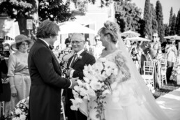 Matrimonio, sposi, marito e moglie, bomboniere, cerimonia, ricevimento, abito, confettata, anelli, promesse, bouquet, taglio torta, brindisi, damigelle, invitati, bacio, ballo, festa nuziale, fotografo, wedding