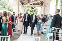 Matrimonio, sposi, marito e moglie, bomboniere, cerimonia, ricevimento, abito, confettata, anelli, promesse, bouquet, taglio torta, brindisi, damigelle, invitati, bacio, ballo, festa nuziale, fotografo, wedding