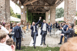 Matrimonio, sposi, marito e moglie, bomboniere, cerimonia, ricevimento, abito, confettata, anelli, promesse, bouquet, taglio torta, brindisi, damigelle, invitati, bacio, ballo, festa nuziale, fotografo, wedding